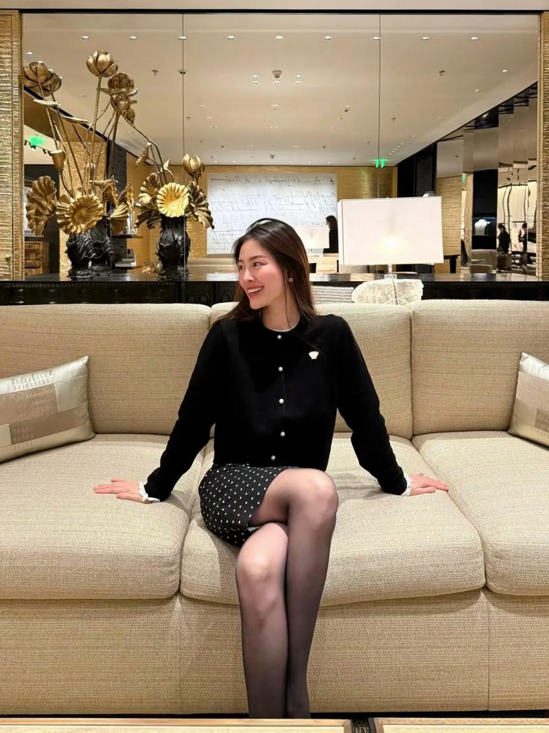 ズボンが破けて尻肉がはみ出ている巨尻女に即ズボ生中発射何度もヤりたくなる神尻に一度では物足りずブっ続け入れっぱ連続中出し動画アダルト楽天tv