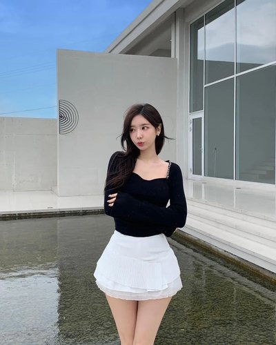 女子校生の美乳がちらり