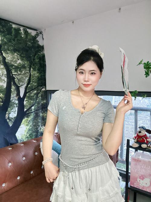 発情したボテバラお姉さんが生しゃぶりしたデカチンで大量中出しセックス