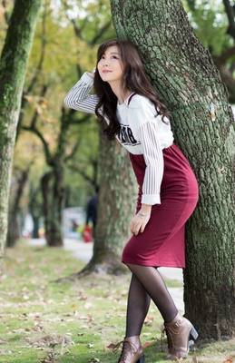 デリヘル続けてる痴女妻が我慢で